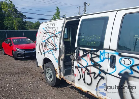 2005 Chevrolet Express z USA, uszkodzony, nr VIN 1GCGG25V051154199